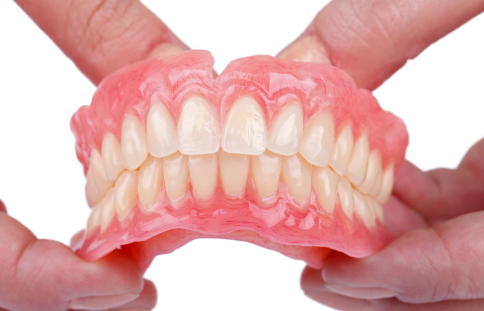 راهنمای کامل درباره دست دندان در مشهد